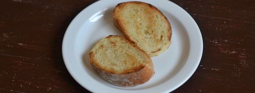 брускетта с фетой, базиликом и овощами. Шаг 5