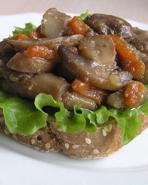 Брускетта с грибами