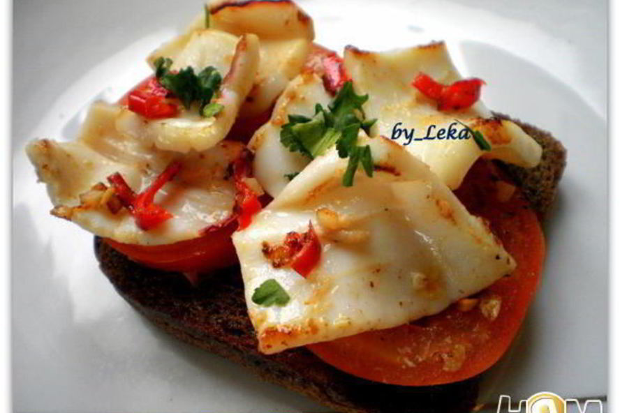 Рецепт брускетты с кальмарами и чили