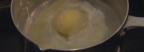 брускетта с помидорами, беконом и яйцом пашот. Шаг 5