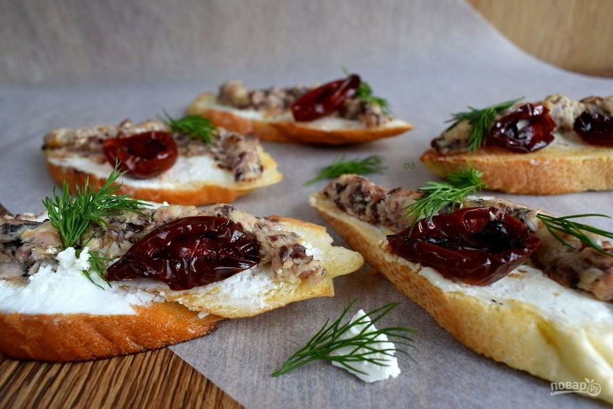 Рецепт брускетты с сардинами и сливочным сыром