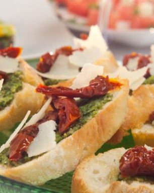 Брускетта с вялеными томатами