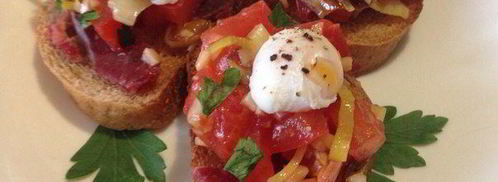 брускетты с бастурмой и яйцом пашот из перепелиного яйца. Шаг 5