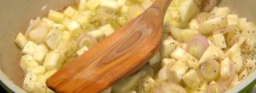 брускетты с лисичками, сельдереем и зеленым луком. Шаг 6