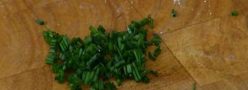 брускетты с тунцом, анчоусами и яйцами пашот. Шаг 5