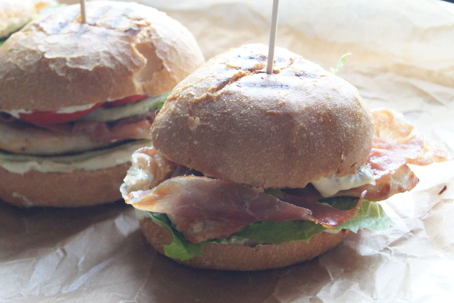 Рецепт бургеров с курицей и беконом