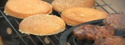 бургеры со свининои и говядинои. Шаг 4