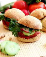 Гамбургеры овощные из нутовых булочек