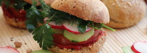 гамбургеры овощные из нутовых булочек. Шаг 12