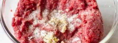 гамбургеры с плавленным сулугуни и хрустящим луком. Шаг 3