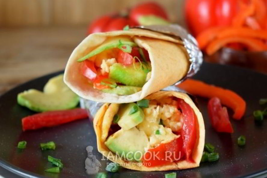 Рецепт буррито с авокадо и яичницей-скрэмбл