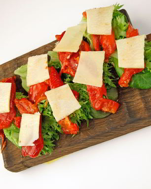 Бутерброд с творожным сыром и печеным перцем