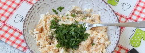 бутерброды с икрой трески, плавленым сыром и помидорами. Шаг 6