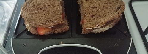 бутерброды с помидорами и моцареллой. Шаг 4