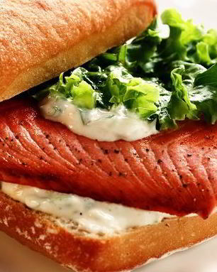 Бутерброды с сыром и вареной семгой