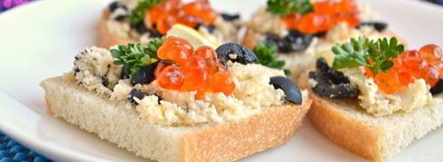 бутерброды с сыром, оливками и красной икрой. Шаг 6