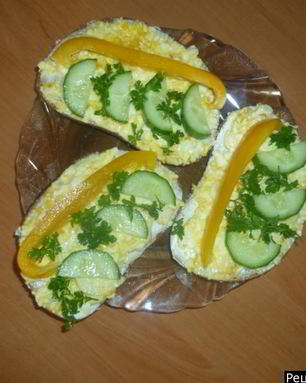 Бутерброды с яйцом и болгарским перцем