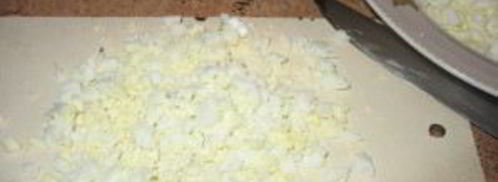 бутерброды с яйцом и чесноком. Шаг 4