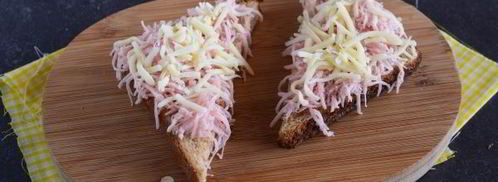 горячие бутерброды с колбасой и сыром в духовке. Шаг 10