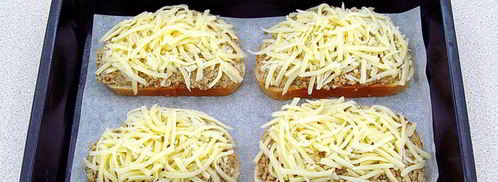 горячие закусочные бутерброды с фаршем. Шаг 12