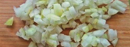 открытый бутерброд с овощами и килькой. Шаг 3