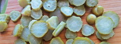 открытый бутерброд с овощами и килькой. Шаг 8