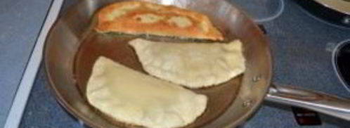 чебуреки домашние с мясом. Шаг 10