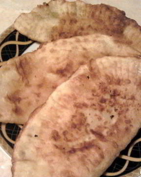 Чебуреки с мясом, сыром и помидорами