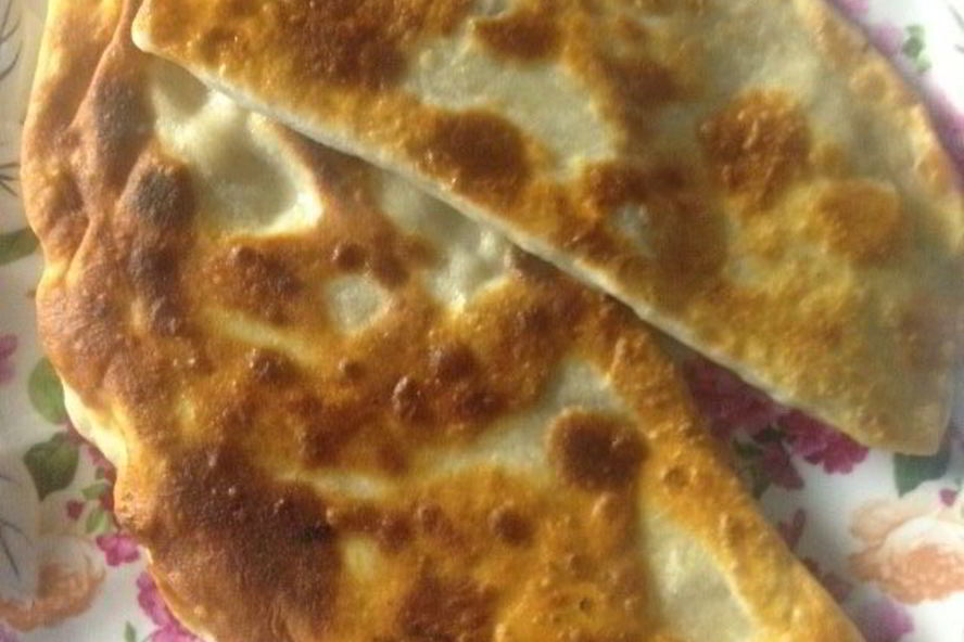 Рецепт чебуреков с ветчиной и сыром