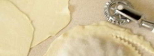 тесто для чебуреков на минералке. Шаг 5