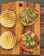 Чизбургер с говядиной коби и запеченным картофелем