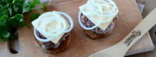 чизбургер с гренками и яйцом. Шаг 5