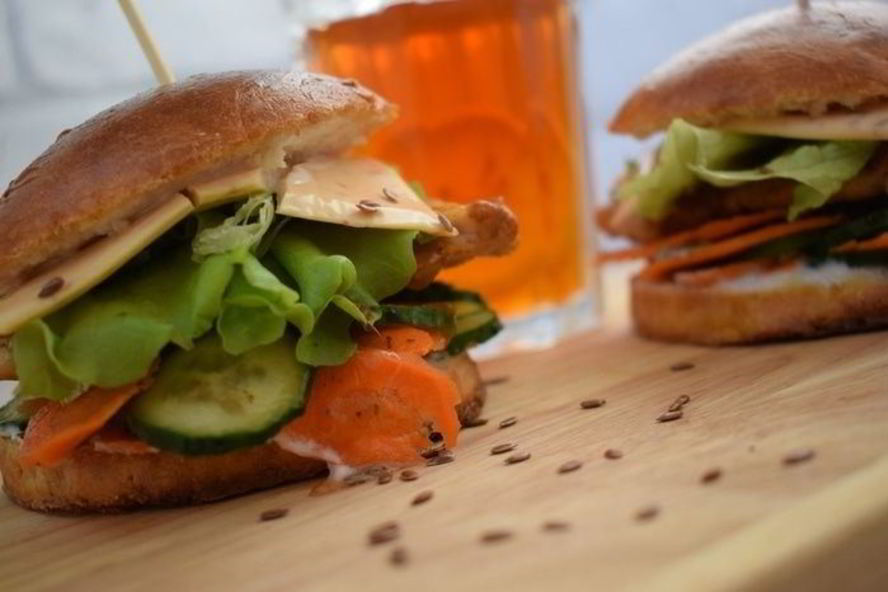 Рецепт чизбургера с курицей и домашней булочкой