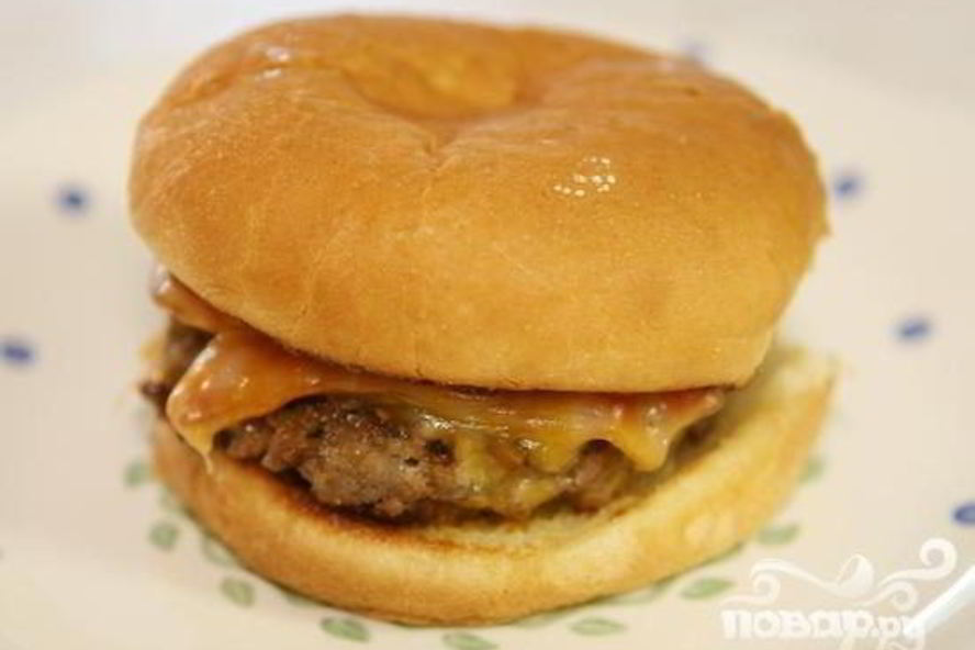 Рецепт чизбургеров с говядиной, беконом и сыром