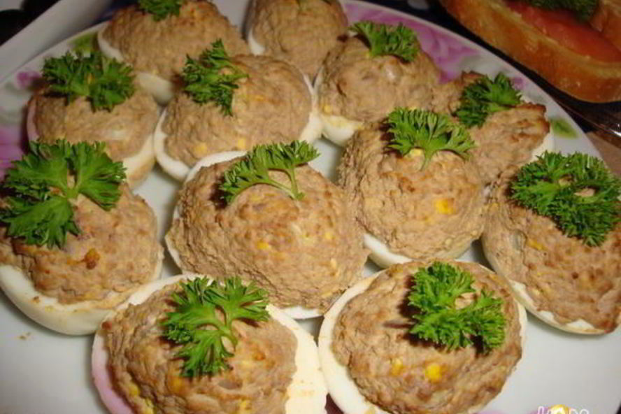 Рецепт фаршированных печеночных яиц