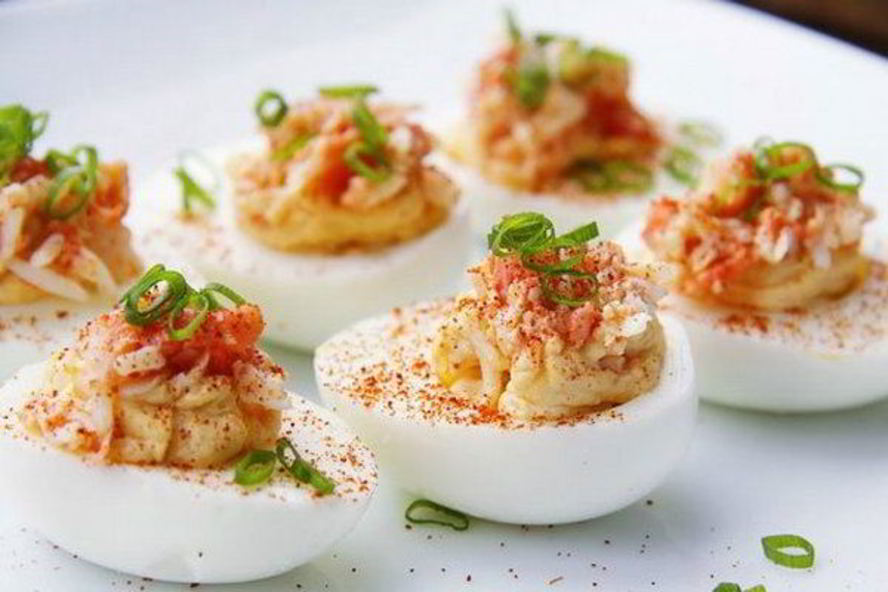 Рецепт фаршированных пряных яиц на закуску