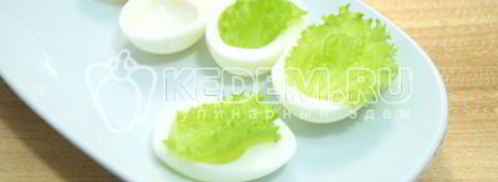 фаршированные яйца на праздничный стол. Шаг 7