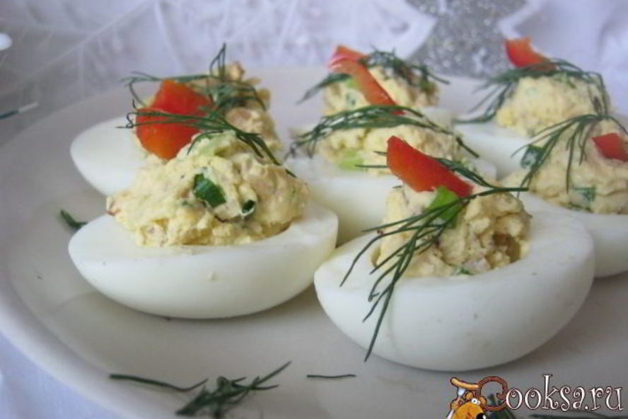 Рецепт фаршированных яиц с беконом