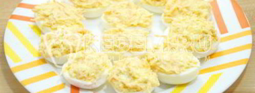 фаршированные яйца с сыром. Шаг 7