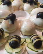 Фаршированные яйца с тунцом