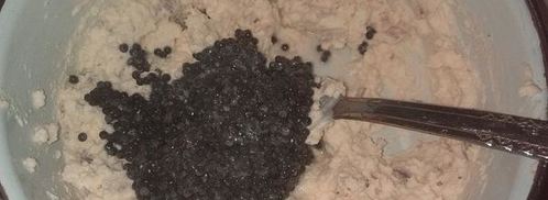 фаршированные яйца сливочным сыром и черной икрой. Шаг 5