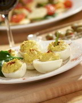 Фаршированные яйца со шнитт-луком и эстрагоном