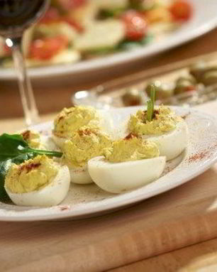 Фаршированные яйца со шнитт-луком и эстрагоном