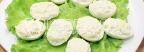 яйца фаршированные икрой. Шаг 8