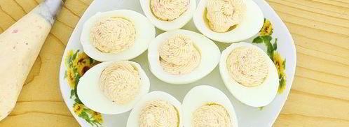 яйца, фаршированные крабовыми палочками. Шаг 9