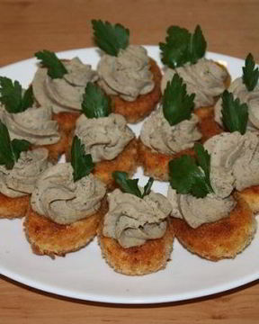 Яйца, фаршированные куриной печенью