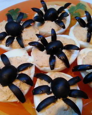 Яйца фаршированные Паучки
