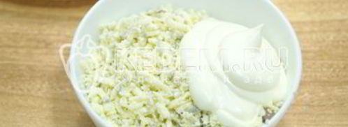 яйца фаршированные сельдью. Шаг 5