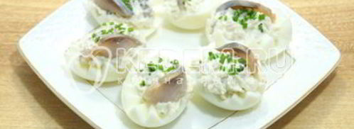 яйца фаршированные сельдью. Шаг 7
