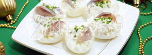 яйца фаршированные сельдью. Шаг 8